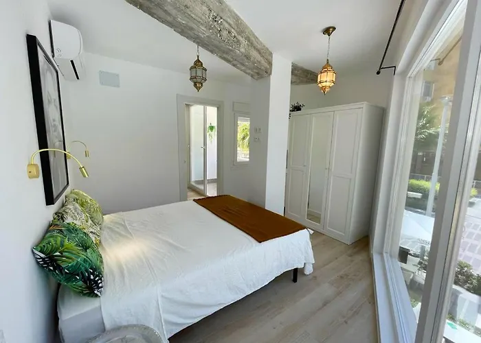 Paris Fashion - Торремолінос