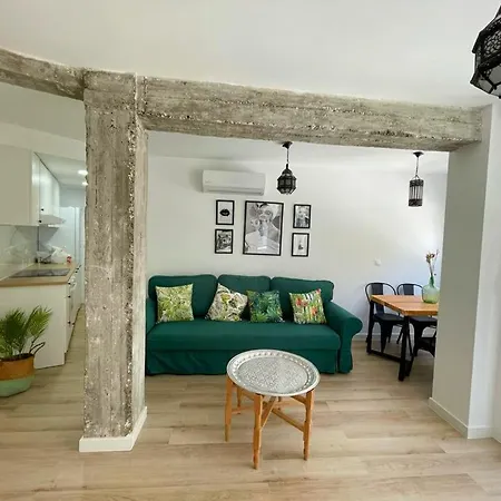 Paris Fashion - 托雷莫利诺斯